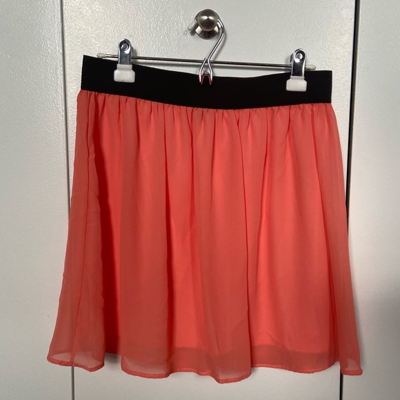 NEW WITH TAG Forever 21 Lined Coral Skirt - Picture 6 of 8